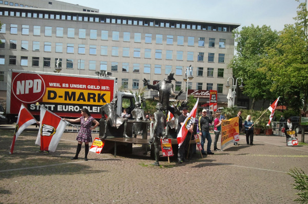 Konspirative NPD-Kundgebung auf dem Husemannplatz