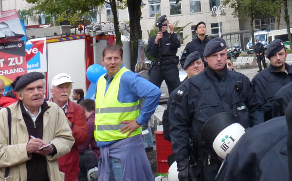 Brigade-Mitglied Christian Krampitz (ex-SPD, heute AfD/BoOst) bei AfD-Kundgebung am 05.09.2015 in Bochum