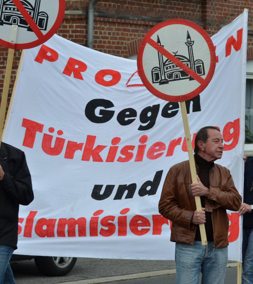 Bochumer ProNRW-Stadtrat Hans-Joachim Adler am 17.09.2011 in Herten gegen „Türkisierung und Islamisierung“